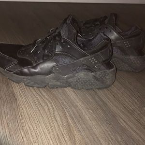 woman’s nike huarache